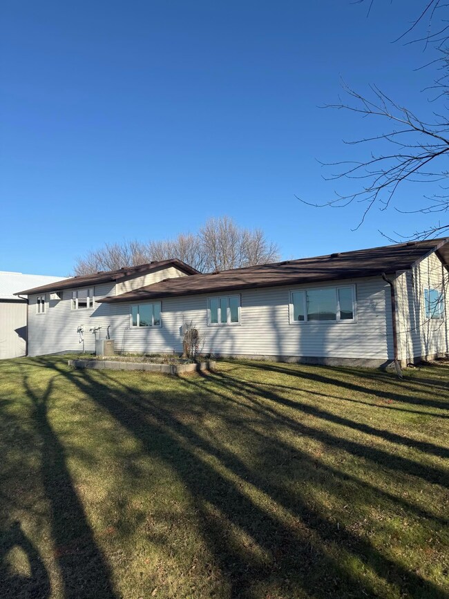 928 3rd St, Audubon, MN 56511 - photo 7