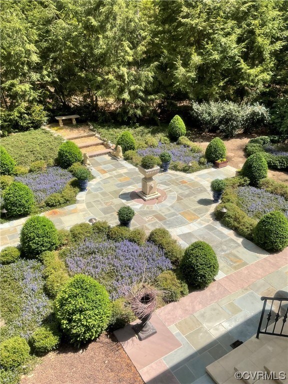 Exquisite Padterre, featured on Salisbury Garden T