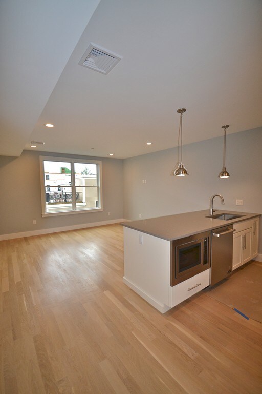 150 W Broadway unit 420, Boston, MA 02127 - photo 2