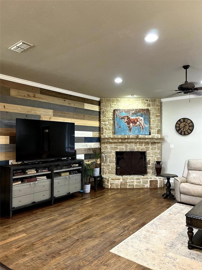 496 Hilltop Dr, Decatur, TX 76234 - photo 6