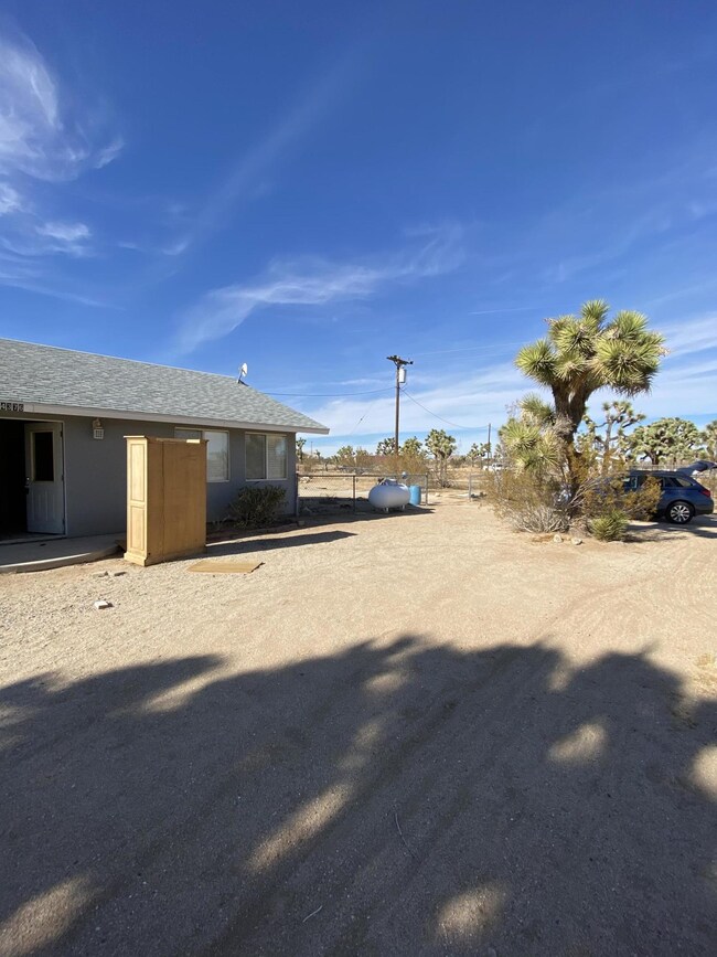 4376 Anita Ave, Yucca Valley, CA 92284 - photo 4