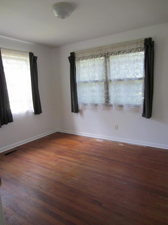 2000 W Lakeridge Dr, Albany, GA 31707 - photo 7