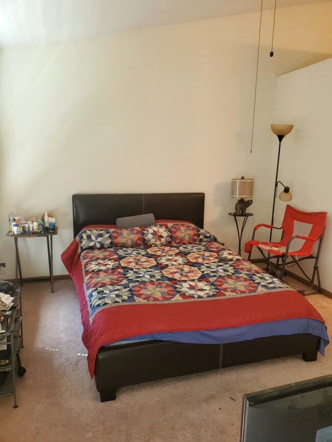 1092 Camden Ct unit 245, Glendale Heights, IL 60139 - photo 5