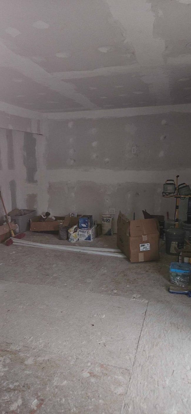 903 Kyle St, La Follette, TN 37766 - photo 3