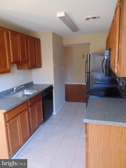 9335 Sparrow Valley Dr, Montgomery Village, MD 20886 - photo 3