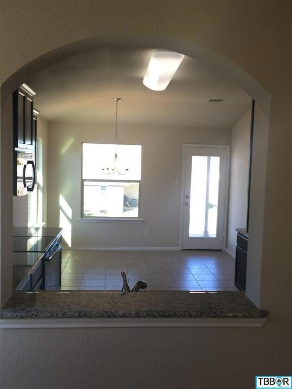 502 Chrislyn Dr, Troy, TX 76579 - photo 3