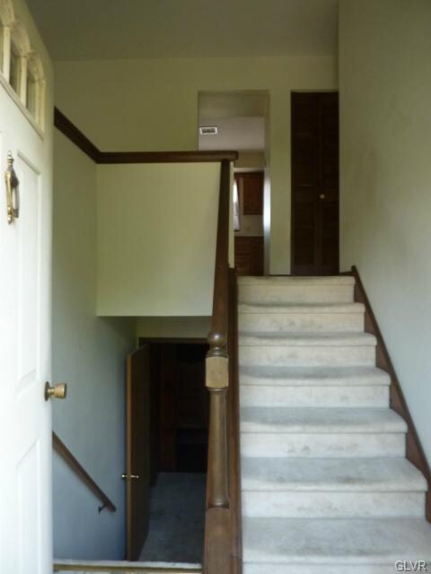 7032 Rotterdam Square, Bethlehem, PA 18017 - photo 4