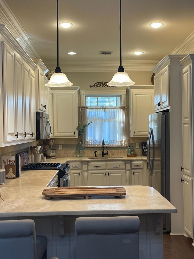 106_Emerald_Sands_kitchen