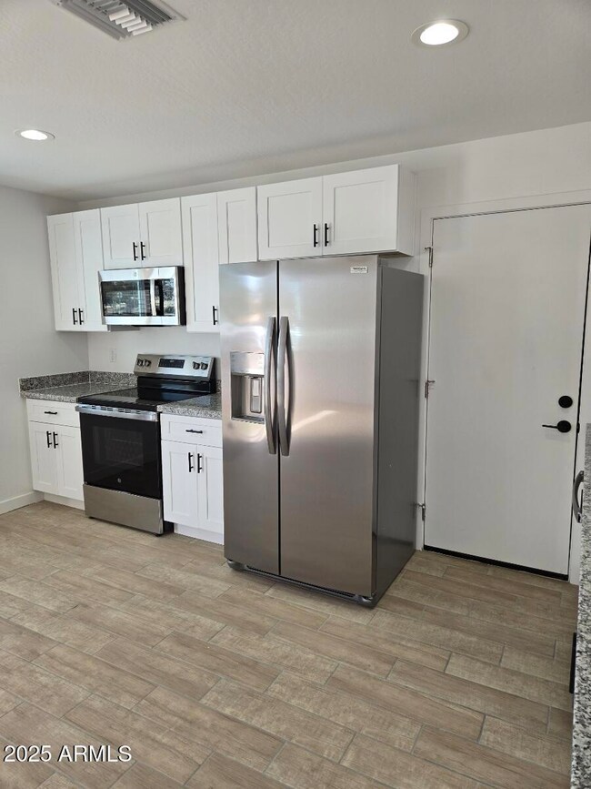 Resized_Resized_20241126_103247_17326611