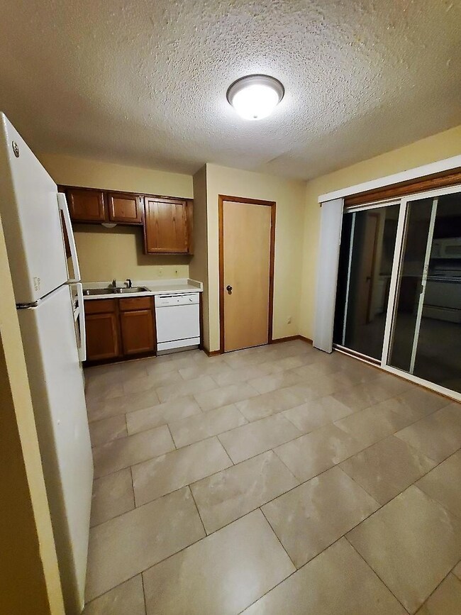 1255 Norton St unit 2, Hammond, WI 54015 - photo 3