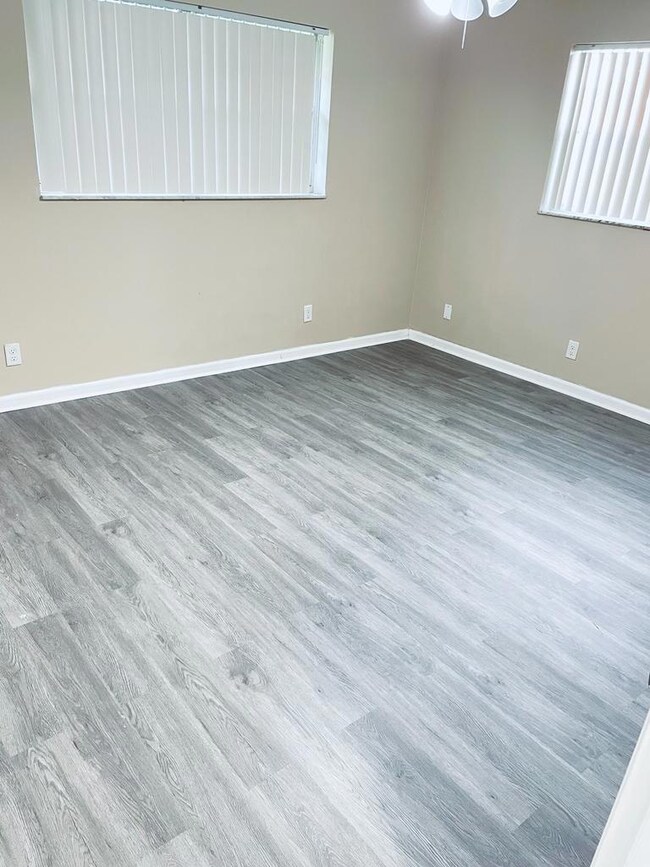 3019 Seagrape Rd, Lake Worth, FL 33462 - photo 7