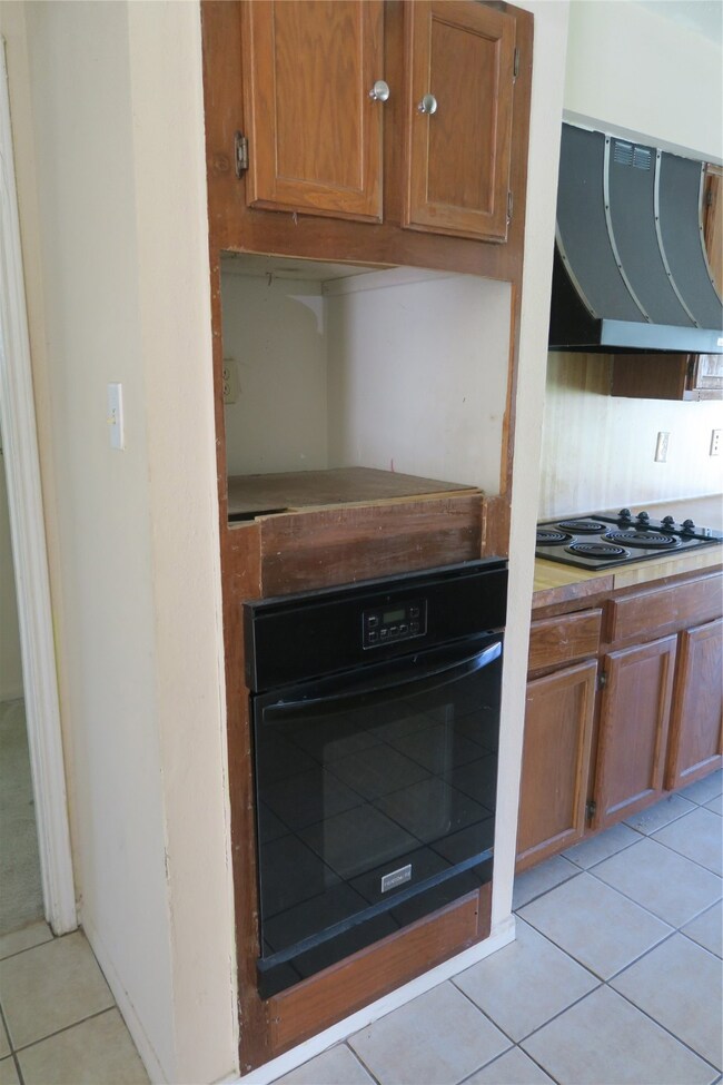 15670 Pebble Lake Dr, Houston, TX 77095 - photo 7