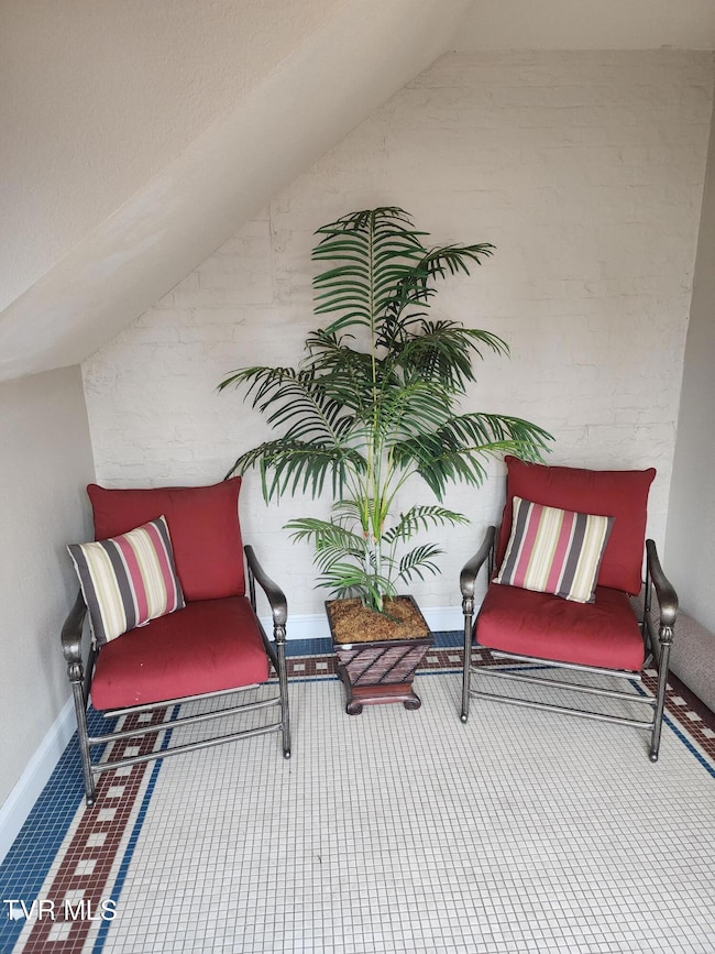 555 E Main St unit 201, Kingsport, TN 37660 - photo 3