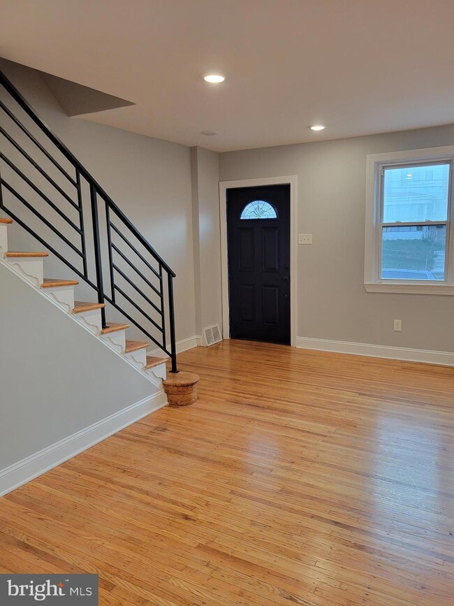 433 S 2nd St, Darby, PA 19023 - photo 6