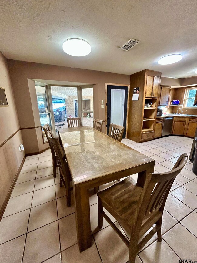 113 E Larkspur, White Oak, TX 75693 - photo 7