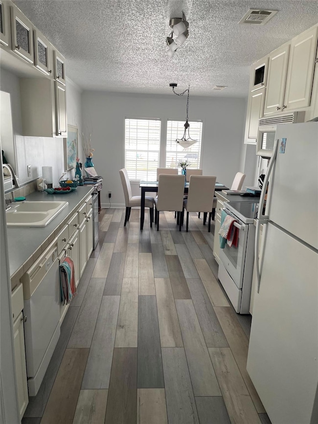 8640 SW 16th Ct, Davie, FL 33324 - photo 5