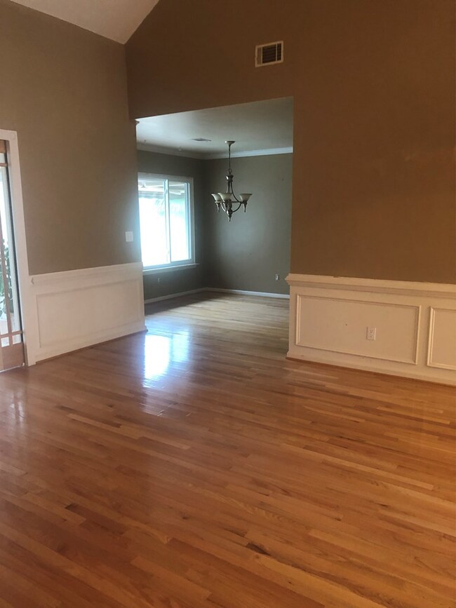 Living room to Breakfast Room