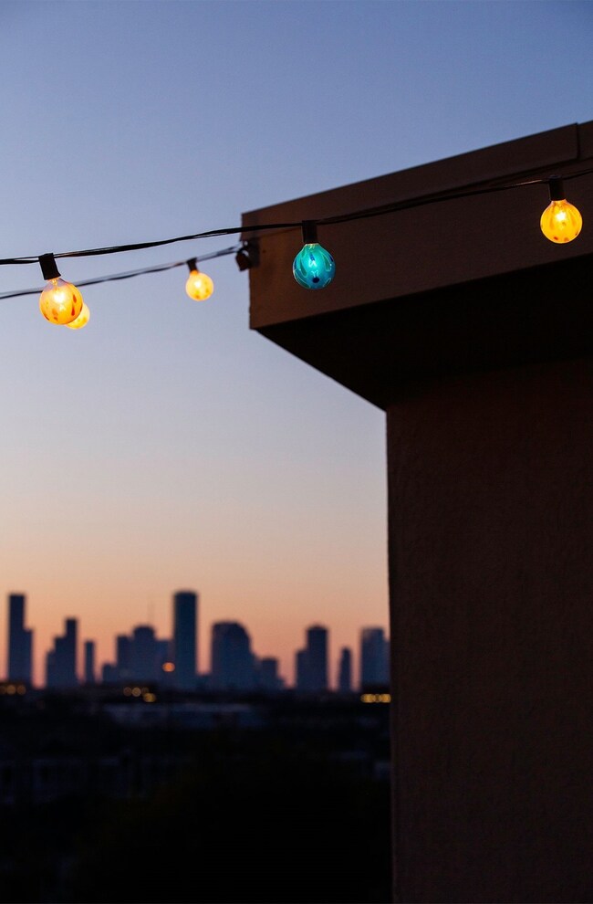 702 W 8th St, Houston, TX 77007 - photo 2