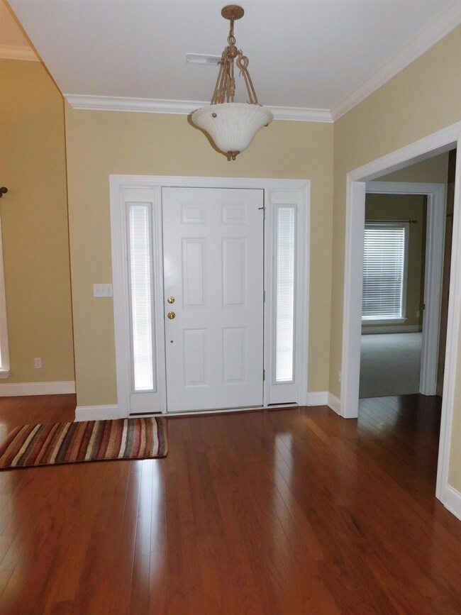 203 Magnolia Glen Ct, Manchester, TN 37355 - photo 2