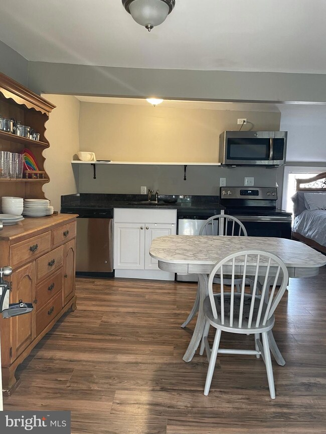 11 N Jay St unit 4, Middleburg, VA 20117 - photo 7