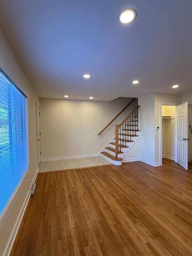 415 E Lincoln St unit 415, Mount Prospect, IL 60056 - photo 3