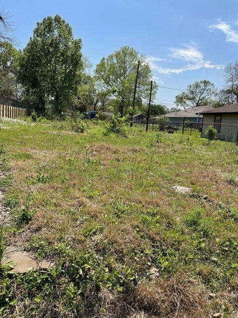 965 Marjorie St, Houston, TX 77088 - photo 2