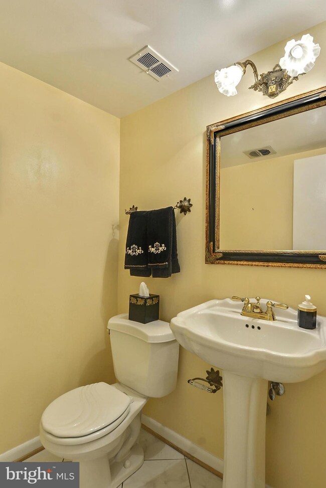 14112 Parkvale Rd, Rockville, MD 20853 - photo 5