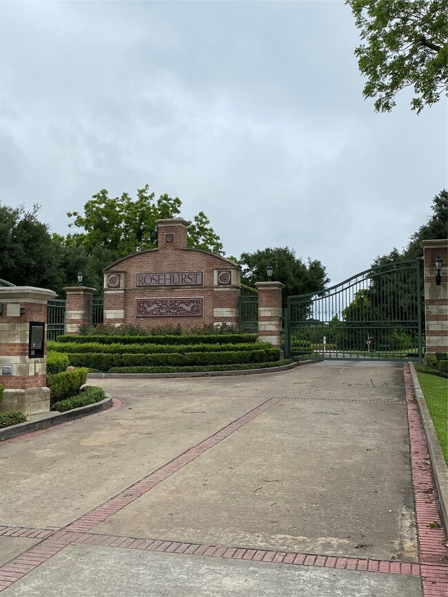 22503 Meadowhurst Cir, Tomball, TX 77377 - photo 2