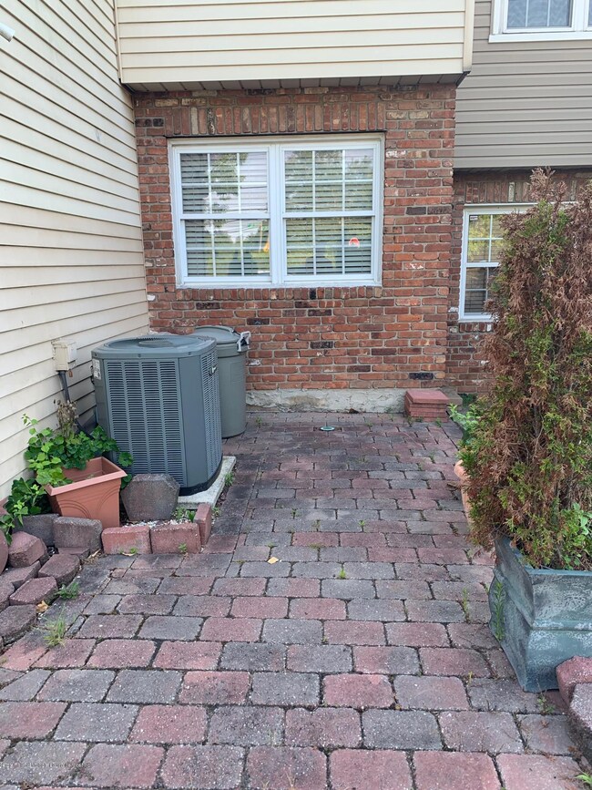 6 Revere Ln unit C, Staten Island, NY 10306 - photo 4