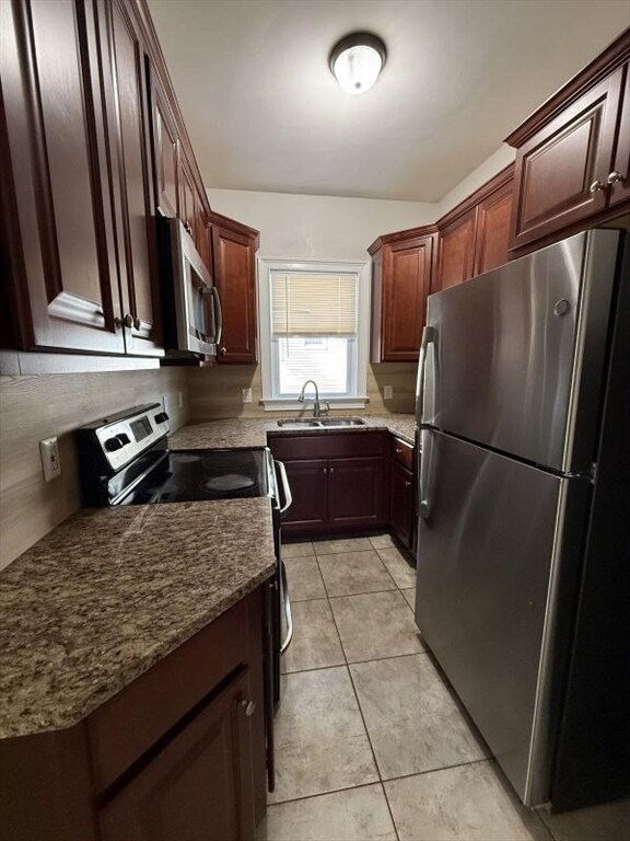 517 President Ave unit 1, Fall River, MA 02720 - photo 2