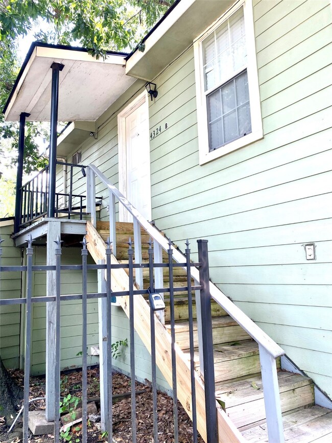 4324 Freemont St unit B, Houston, TX 77009 - photo 3