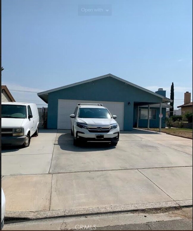 16227 Wimbleton Dr, Victorville, CA 92395 - photo 2