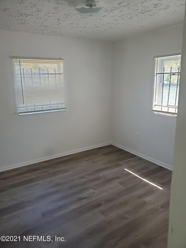 1174 Claudia Spencer - - 6