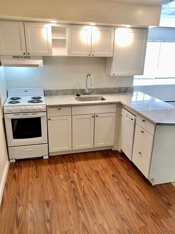 34 Clark St unit 9, Arlington, MA 02476 - photo 3