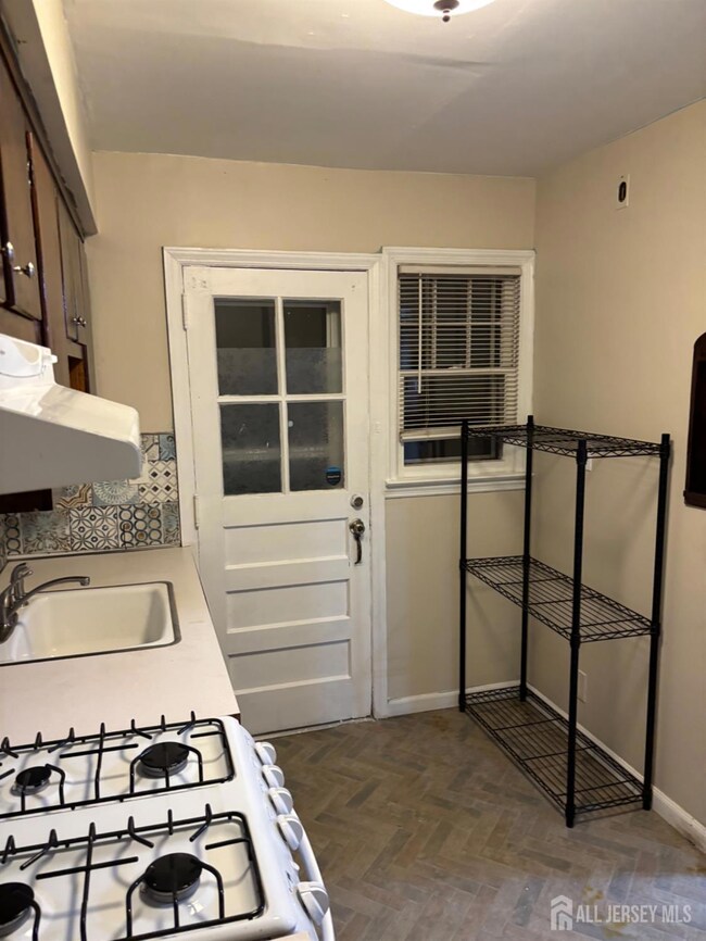 427 Crows Mill Rd, Fords, NJ 08863 - photo 7