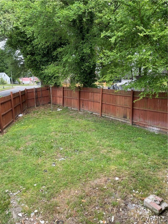 Fully Fenced, Private Bach Yard-