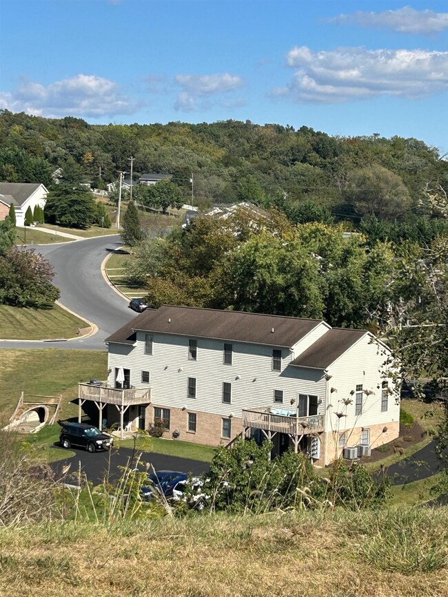1261 Old Windmill Cir unit A, B, C, D, Harrisonburg, VA 22802 - photo 3