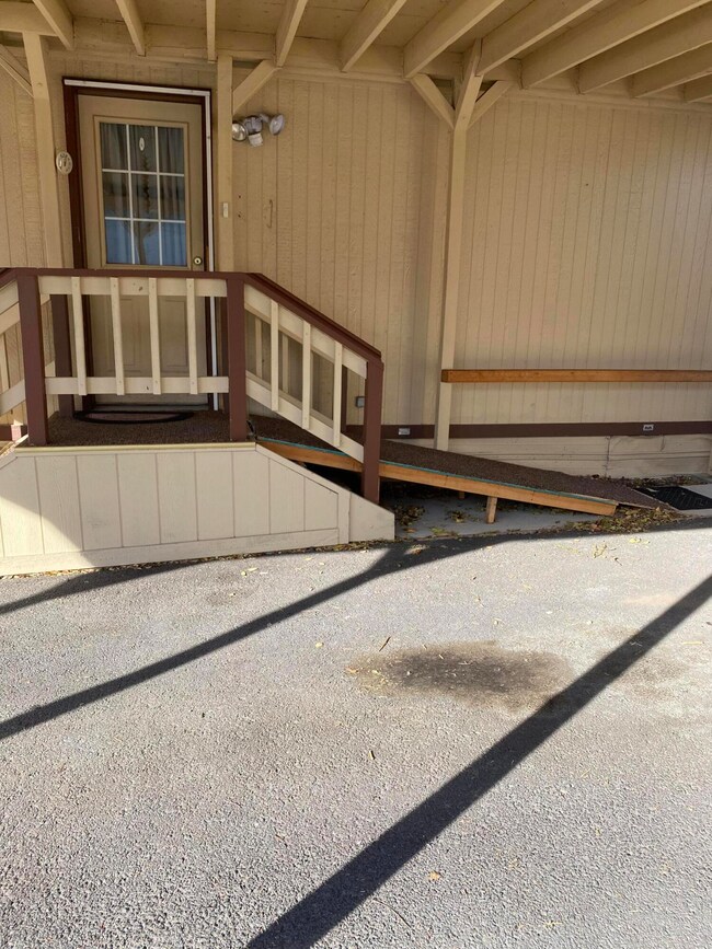 4200 Summers Ln unit 10, Klamath Falls, OR 97603 - photo 7