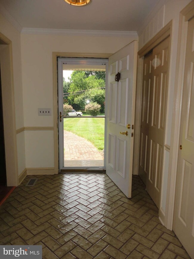 12915 Gent Rd, Reisterstown, MD 21136 - photo 2