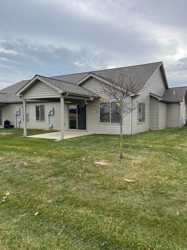 826 Heatherwood Ln, Ossian, IN 46777 - photo 2