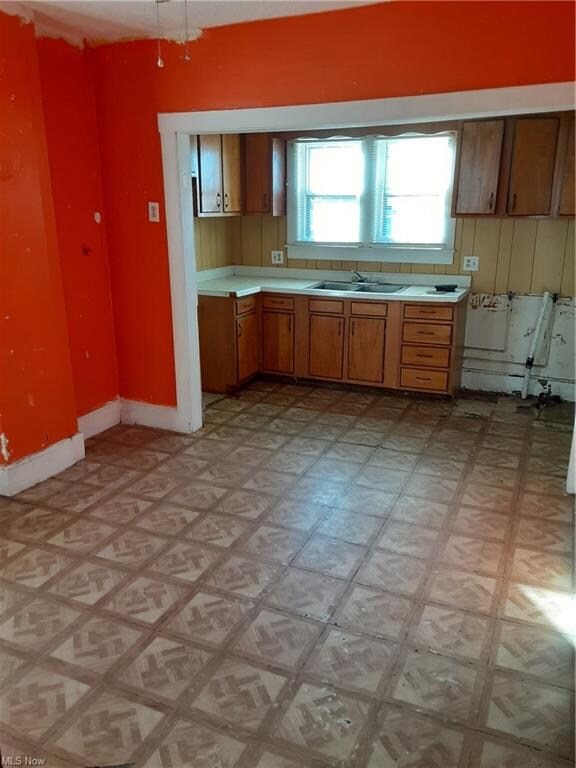 Eat-in Kitchen