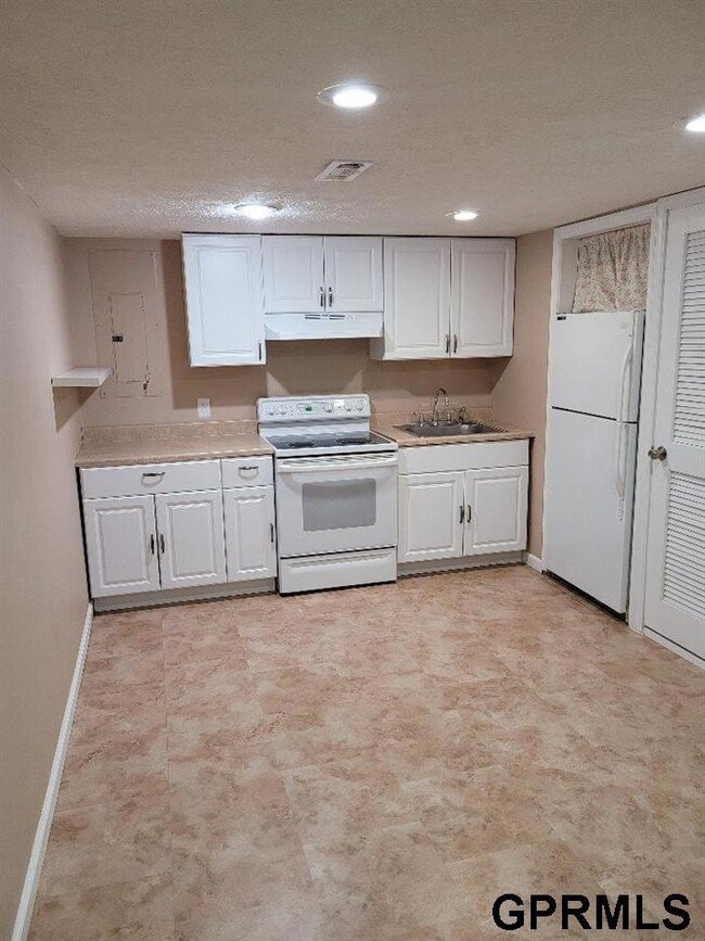 2301 Quartz Dr, Papillion, NE 68046 - photo 5