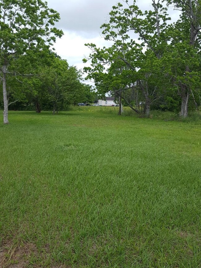 0 Ave B unit 774752, Bay City, TX 77414 - photo 2