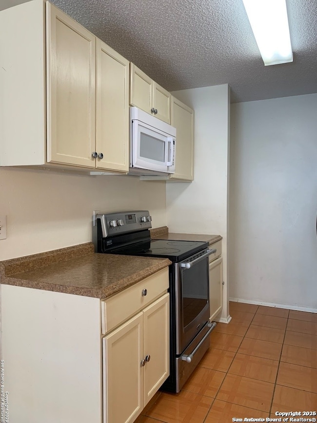 9611 Mystic Bend, San Antonio, TX 78250 - photo 3