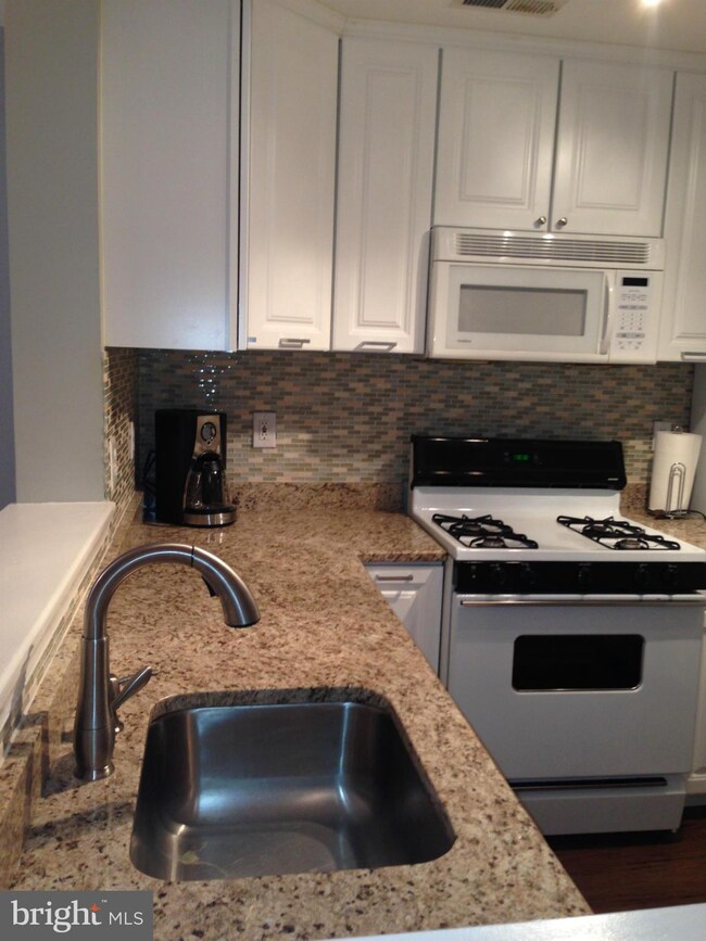 18825 Sparkling Water Dr, Germantown, MD 20874 - photo 3