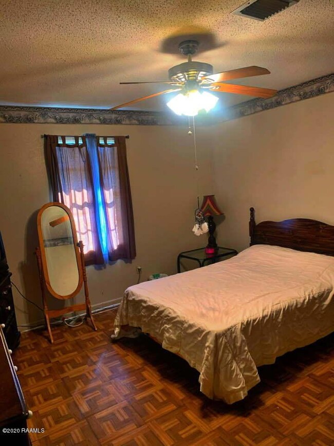 1011 Stephen st 4