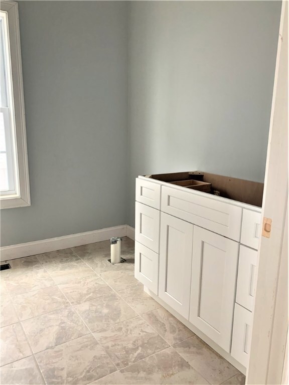 308 Chases Ln unit 2, Middletown, RI 02842 - photo 6