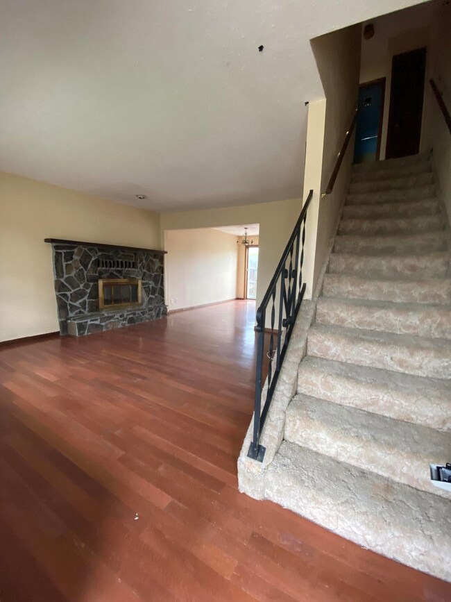 2F753D62-73E2-46E1-A4D5-FCF8F783AA0F