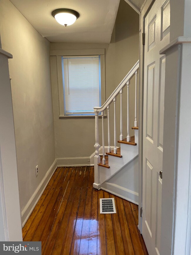 1506 N Chesapeake Rd, Camden, NJ 08104 - photo 6
