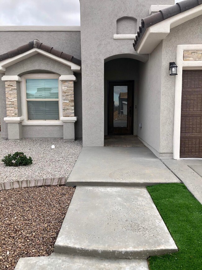 13712 Samlesbury Ave, Horizon City, TX 79928 - photo 2